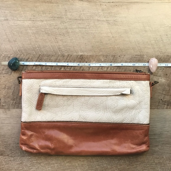 🛍3 for $25🛍 Leather SAKROOTS convertible clutch - Picture 2 of 9